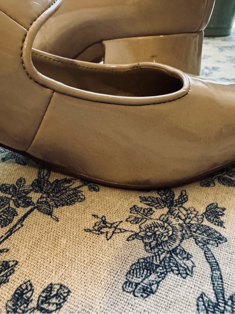 Sam Edelman Beige Patent Leather Heels - Picture 6 of 9